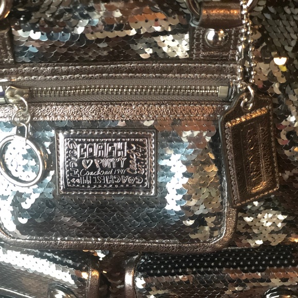 Coach Poppy Sequin Spotlight Silver Tote bag Rare Authentic Great Condition - Picture 8 of 12
